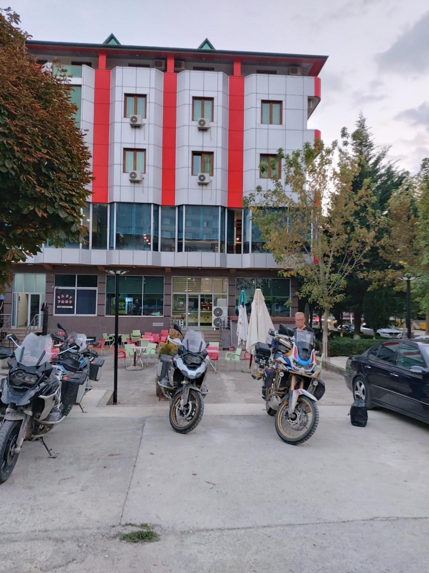 Hotel Piazza Peshkopi Exterior foto